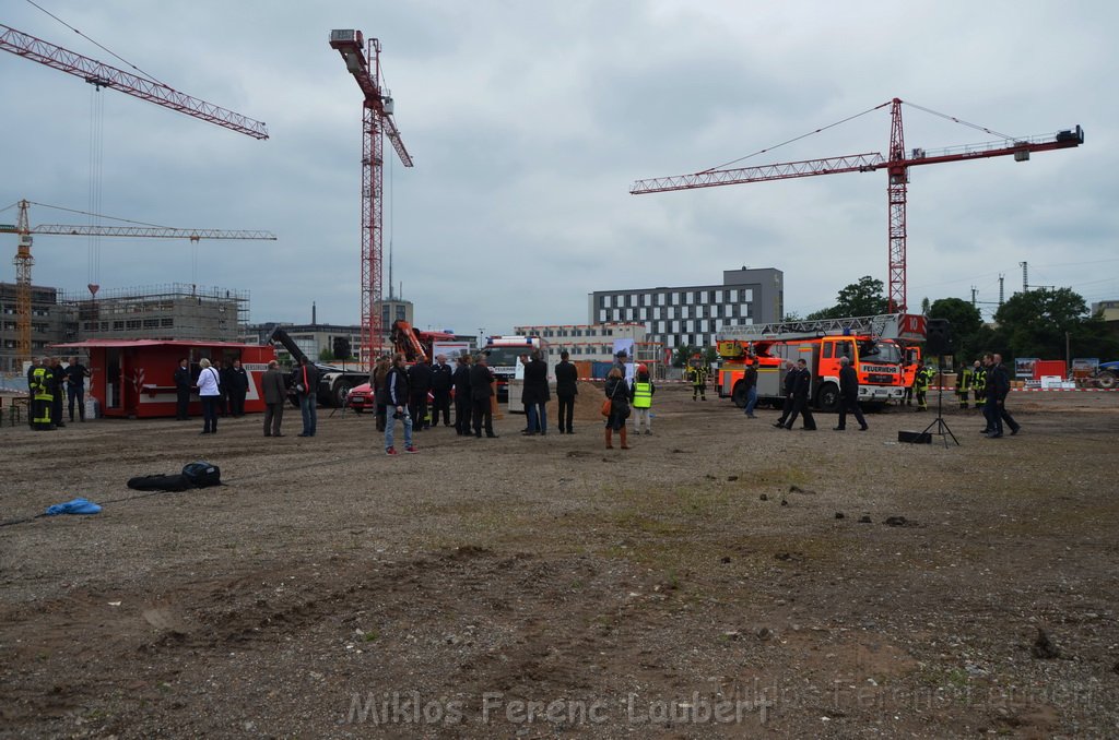 Erster Spatenstich Neues Feuerwehrzentrum Koeln Kalk Gummersbacherstr P042.JPG - Miklos Laubert